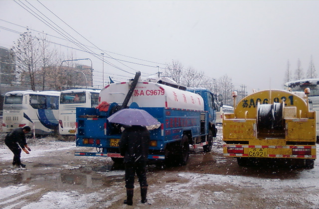 高壓清洗車(chē)設(shè)備