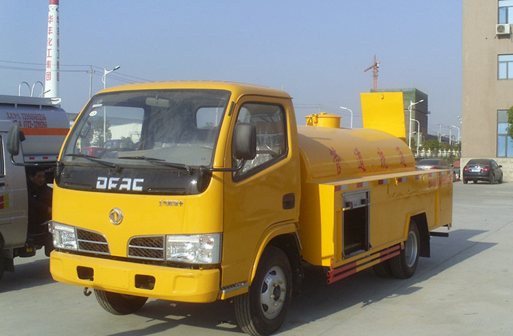 清淤設(shè)備車(chē)使用過(guò)程中